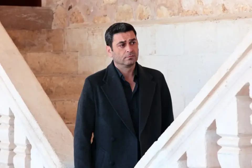 شهر دور - قسمت 60